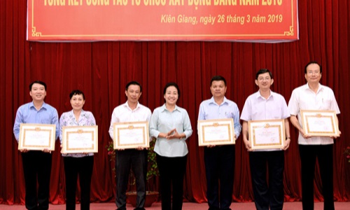 Kiên Giang chú trọng rà soát, sàng lọc đảng viên